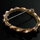 Oval doublé pin with fine micro mosaic ‘grape’ on … - photo 3