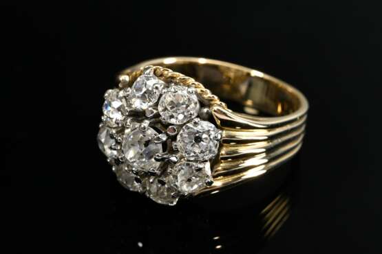 585 yellow gold ring with large old-cut diamond fl… - photo 2 585 yellow gold ring with large old-cut diamond fl… - photo 2