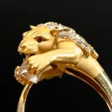 750 yellow gold lion ring with matt and polished f… - фото 2