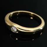 Modern 585 yellow gold band ring with solitaire di… - фото 1