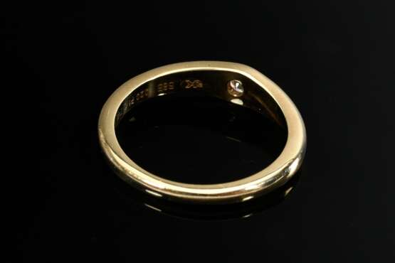 Modern 585 yellow gold band ring with solitaire di… - фото 3 Modern 585 yellow gold band ring with solitaire di… - фото 3