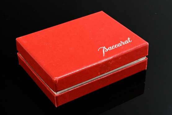 Pair of Baccarat ‘Coeur’ ear clips in clear crysta… - фото 4