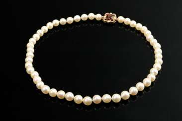 Cultured pearl choker on floral Biedermeier rose g…