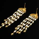 Pair of delicate 585 yellow gold drop earrings wit… - photo 2