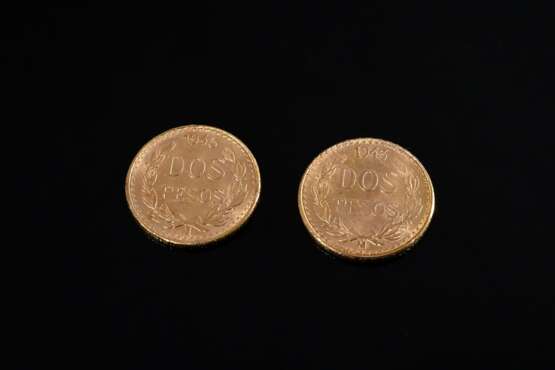 2 yellow gold 900 coins ‘2 pesos’, 1945, Mexico, t… - photo 2 2 yellow gold 900 coins ‘2 pesos’, 1945, Mexico, t… - photo 2