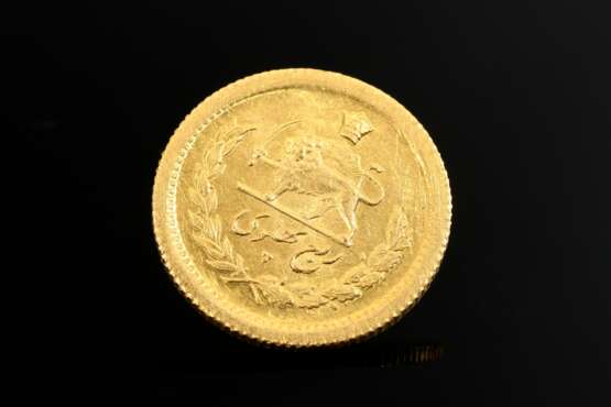 900 yellow gold coin ‘1/2 Pahlavi’, 1945, Persia, … - photo 2 900 yellow gold coin ‘1/2 Pahlavi’, 1945, Persia, … - photo 2