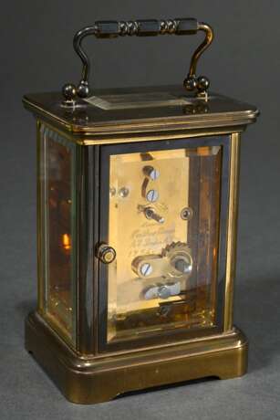 English travel clock in brass case with glass on a… - фото 3 English travel clock in brass case with glass on a… - фото 3