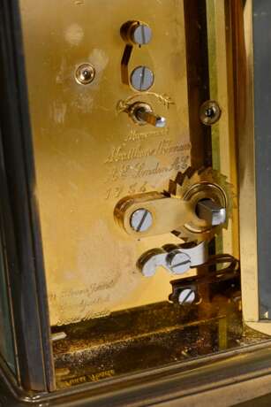 English travel clock in brass case with glass on a… - фото 6 English travel clock in brass case with glass on a… - фото 6