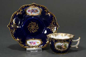 Four-sided Meissen mocha cup/saucer with Watteau a…