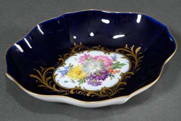 Four-cornered Meissen bowl with polychrome floral …