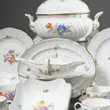 23 Pieces Meissen dinner service with floral and i… - фото 3