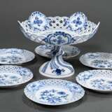 7 Pieces of Meissen ‘onion pattern’ with underglaz… - фото 2