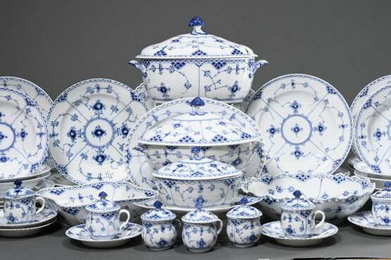 43 Pieces Royal Copenhagen ‘Musselmalet Blue flute… - photo 1