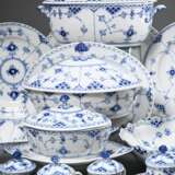 43 Pieces Royal Copenhagen ‘Musselmalet Blue flute… - photo 2