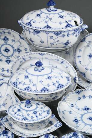 43 Pieces Royal Copenhagen ‘Musselmalet Blue flute… - photo 6