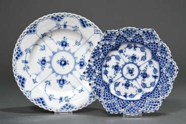 2 Various Royal Copenhagen plates ‘Musselmalet Blu…