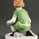 Meissen figurine ‘Boy with Locomotive’, porcelain … - photo 2