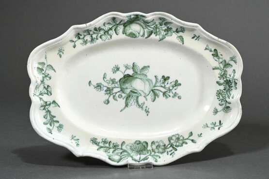 Faience plate with green floral painting, unmarked… - фото 1