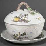 Large Stralsund faience lidded tureen on a Rococo-… - фото 2