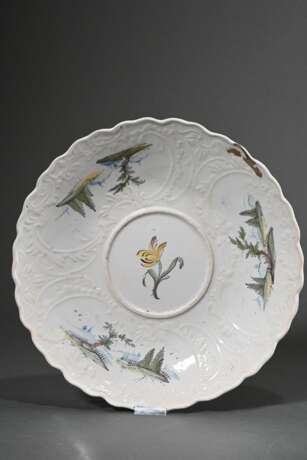 Large Stralsund faience lidded tureen on a Rococo-… - фото 3