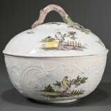 Large Stralsund faience lidded tureen on a Rococo-… - фото 5