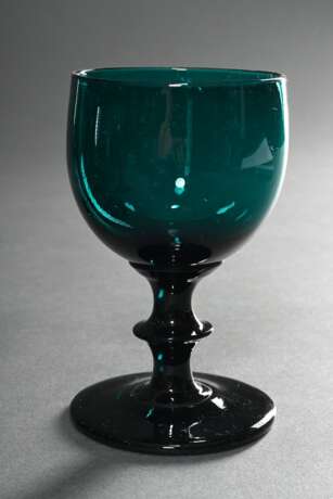 13 Grüne Biedermeier Gläser mit halbrunder Kuppa ü… - Foto 3