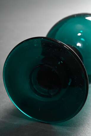 13 Grüne Biedermeier Gläser mit halbrunder Kuppa ü… - Foto 4