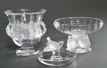 3 Diverse Teile Lalique Glas mit Vogeldekor: Vase …