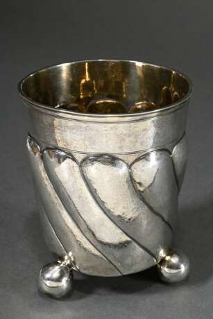 Baroque ball-footed cup with twisted pipes alterna… - photo 1 Baroque ball-footed cup with twisted pipes alterna… - photo 1