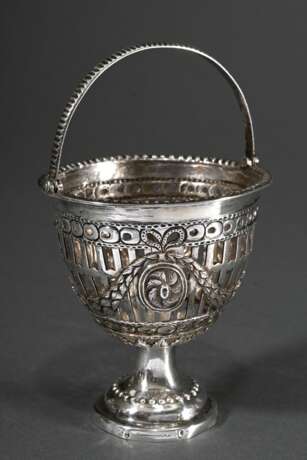 Nuremberg Louis XVI basket on a high foot with ope… - photo 1 Nuremberg Louis XVI basket on a high foot with ope… - photo 1