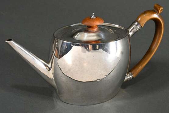 Ovoid George III teapot in elegant design with lig… - photo 1 Ovoid George III teapot in elegant design with lig… - photo 1