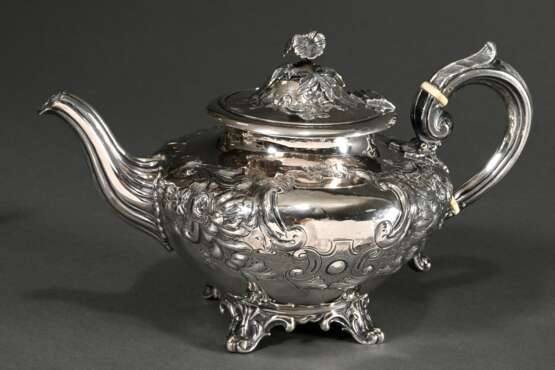 3 Piece Victorian tea set with embossed and finely… - photo 2 3 Piece Victorian tea set with embossed and finely… - photo 2