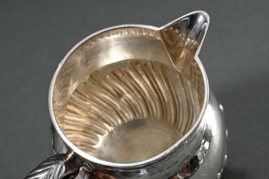 English milk jug with curved fluted pattern on sph… - photo 4 English milk jug with curved fluted pattern on sph… - photo 4