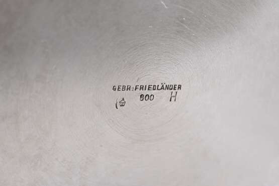 Round bowl with fluted decoration and engraved fam… - photo 4