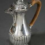 Hot water jug with semi-grooved body and wooden ha… - photo 1