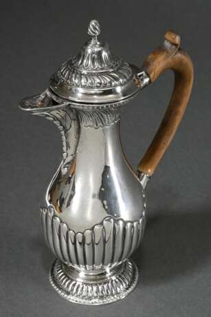 Hot water jug with semi-grooved body and wooden ha… - photo 1