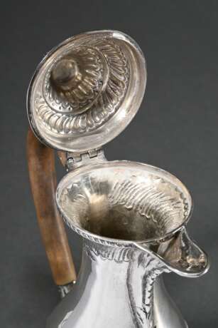 Hot water jug with semi-grooved body and wooden ha… - photo 3