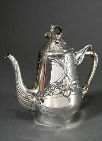 Art Nouveau coffee pot with vegetal relief and scu… - фото 1 Art Nouveau coffee pot with vegetal relief and scu… - фото 1