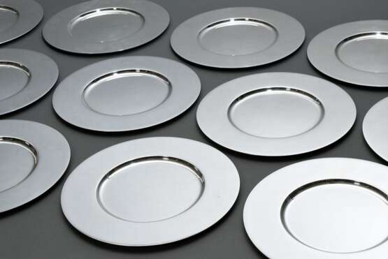 12 Plain silver-plated Christofle place plates, Ø … - photo 1 12 Plain silver-plated Christofle place plates, Ø … - photo 1