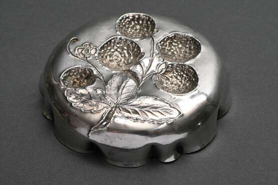 Small confectionery dish with embossed and engrave… - photo 2 Small confectionery dish with embossed and engrave… - photo 2