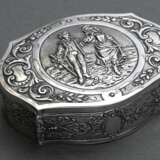 Large lid box in curved shape with embossed motif … - photo 1