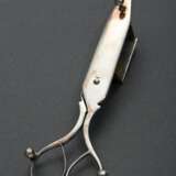 Wick trimmer with floral relief, 800 silver, 87g, … - фото 3