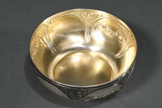 Round bowl with botanical ornaments and floral gar… - фото 2 Round bowl with botanical ornaments and floral gar… - фото 2