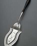 Столовые приборы. Empire cake server with floral openwork bowl and t…