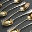 12 Mocha spoons with gold-plated bowl, ‘pearl patt… - Maintenant aux enchères