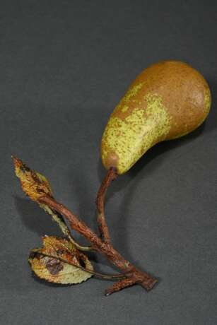 Trompe l'oeil ‘Pear’, naturalistic in shape and co… - photo 3