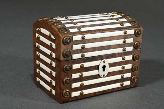 Biedermeier burl wood box in chest form with appli… - photo 6