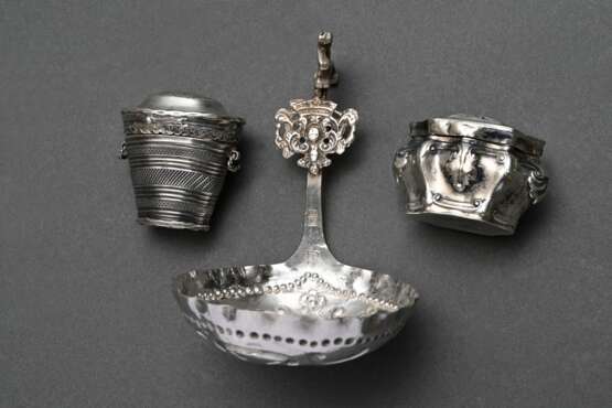 3 Various pieces of Dutch silver with repoussé dec… - photo 2 3 Various pieces of Dutch silver with repoussé dec… - photo 2
