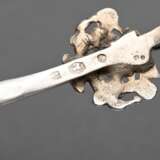 3 Various pieces of Dutch silver with repoussé dec… - photo 5