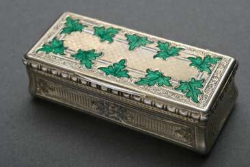 Square snuff box with richly guilloché and domed w…